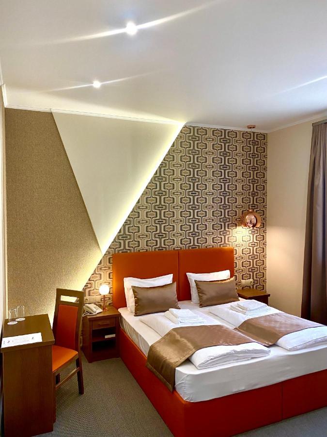 Borostyan Panzio Hotel Kaposvar Exterior photo