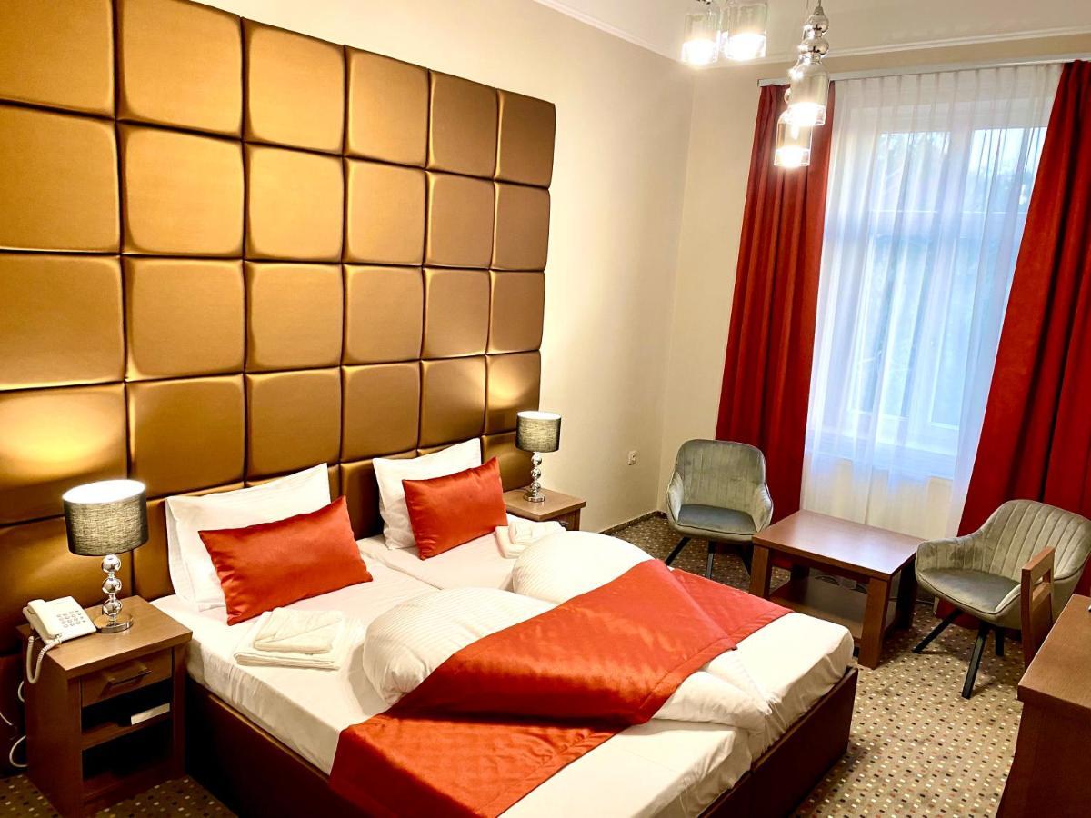 Borostyan Panzio Hotel Kaposvar Exterior photo