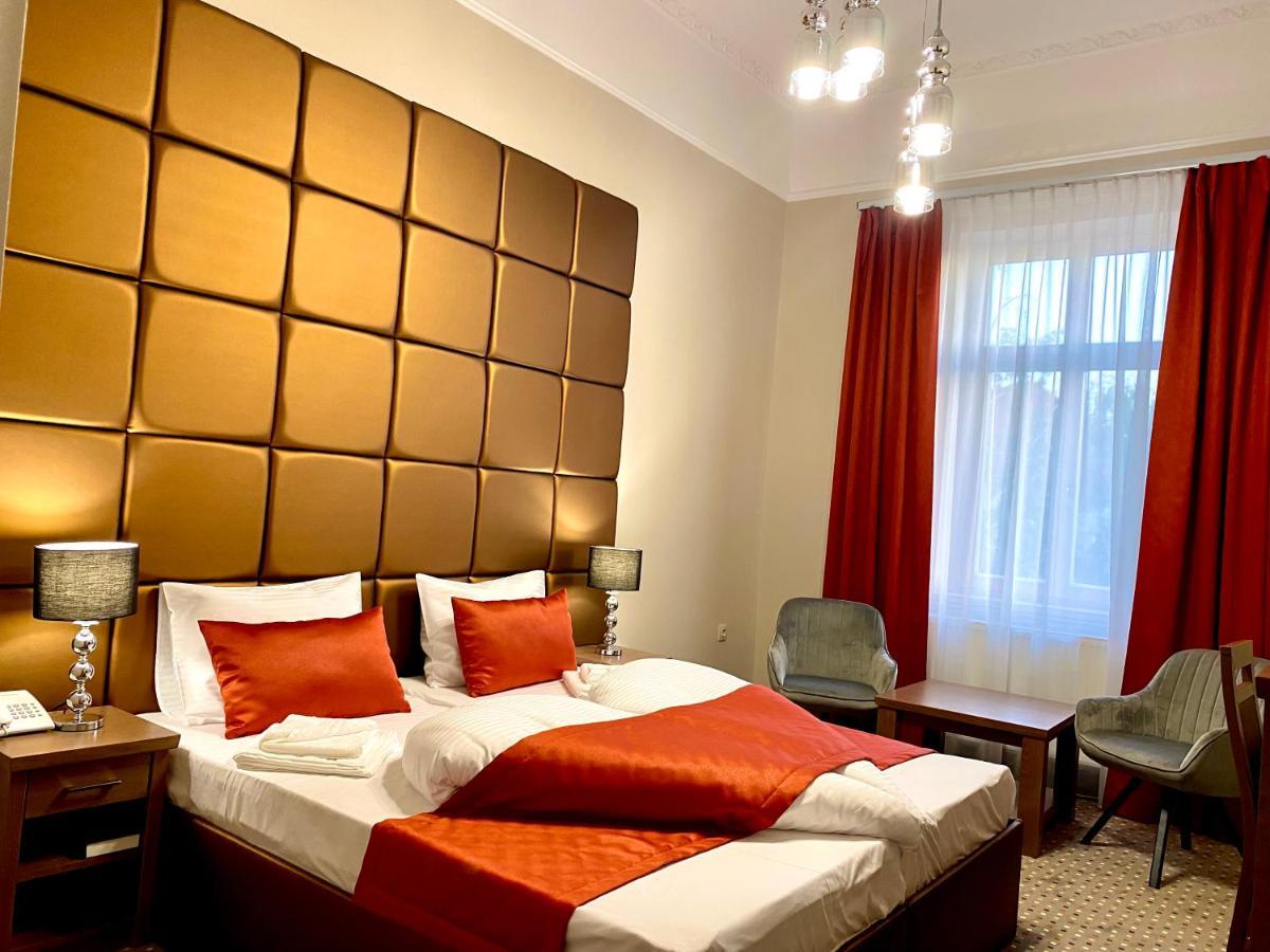 Borostyan Panzio Hotel Kaposvar Exterior photo